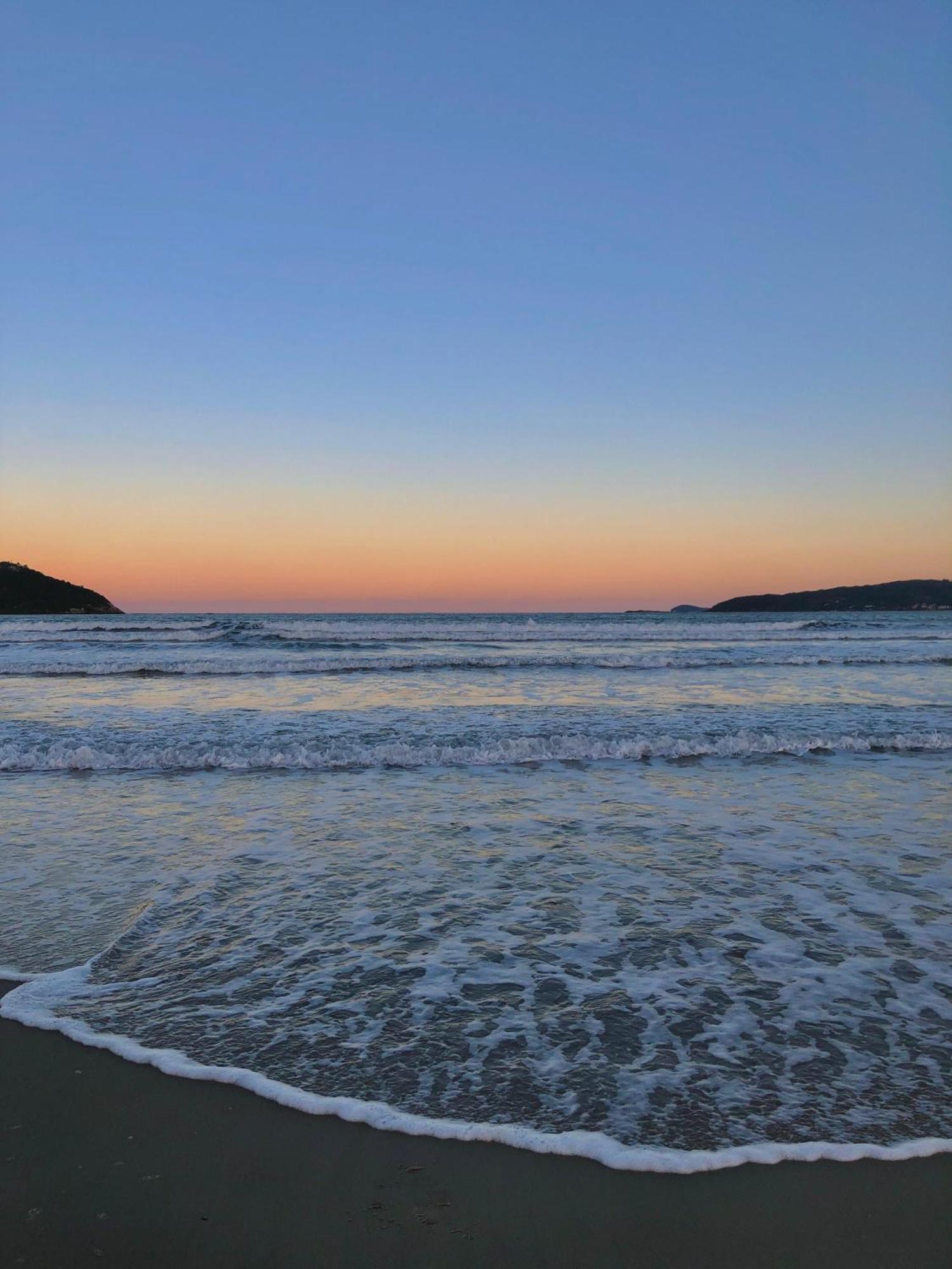 Apartamento Sunset, à 80 metros da praia Palhoça Exterior foto