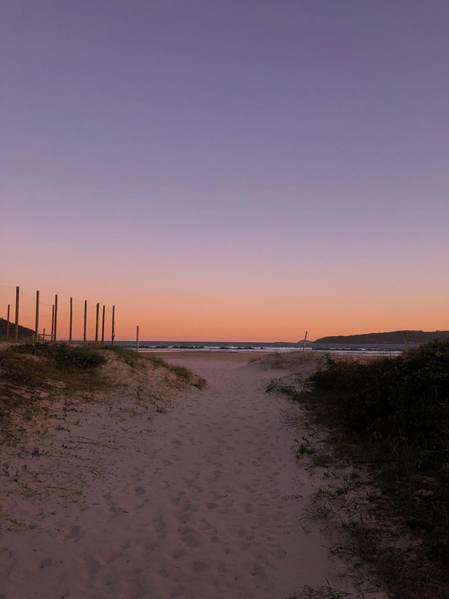 Apartamento Sunset, à 80 metros da praia Palhoça Exterior foto