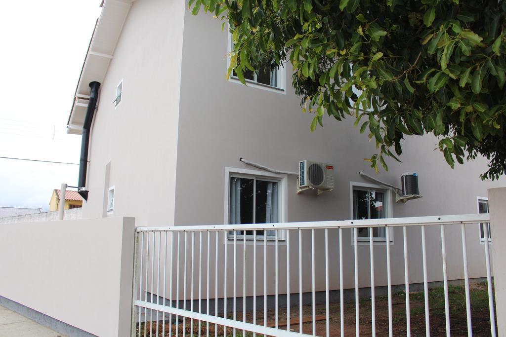 Apartamento Sunset, à 80 metros da praia Palhoça Exterior foto